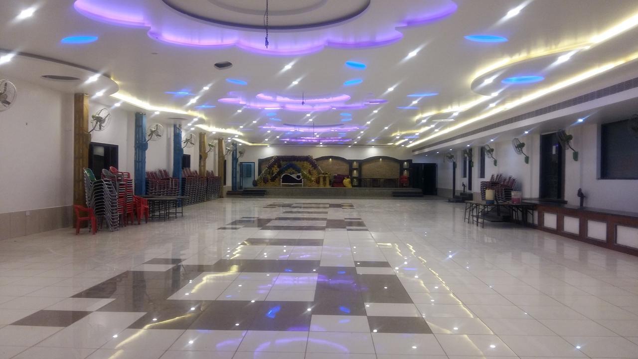Hotel D2M Mānsa Εξωτερικό φωτογραφία