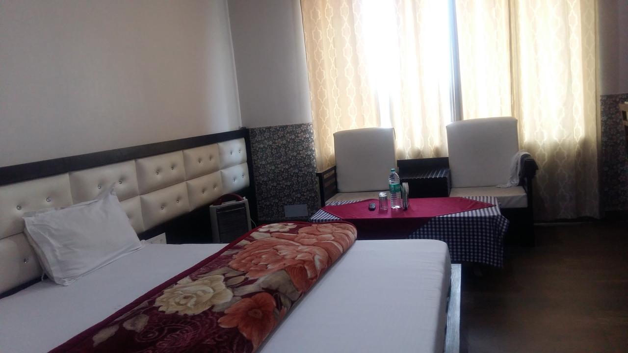 Hotel D2M Mānsa Εξωτερικό φωτογραφία