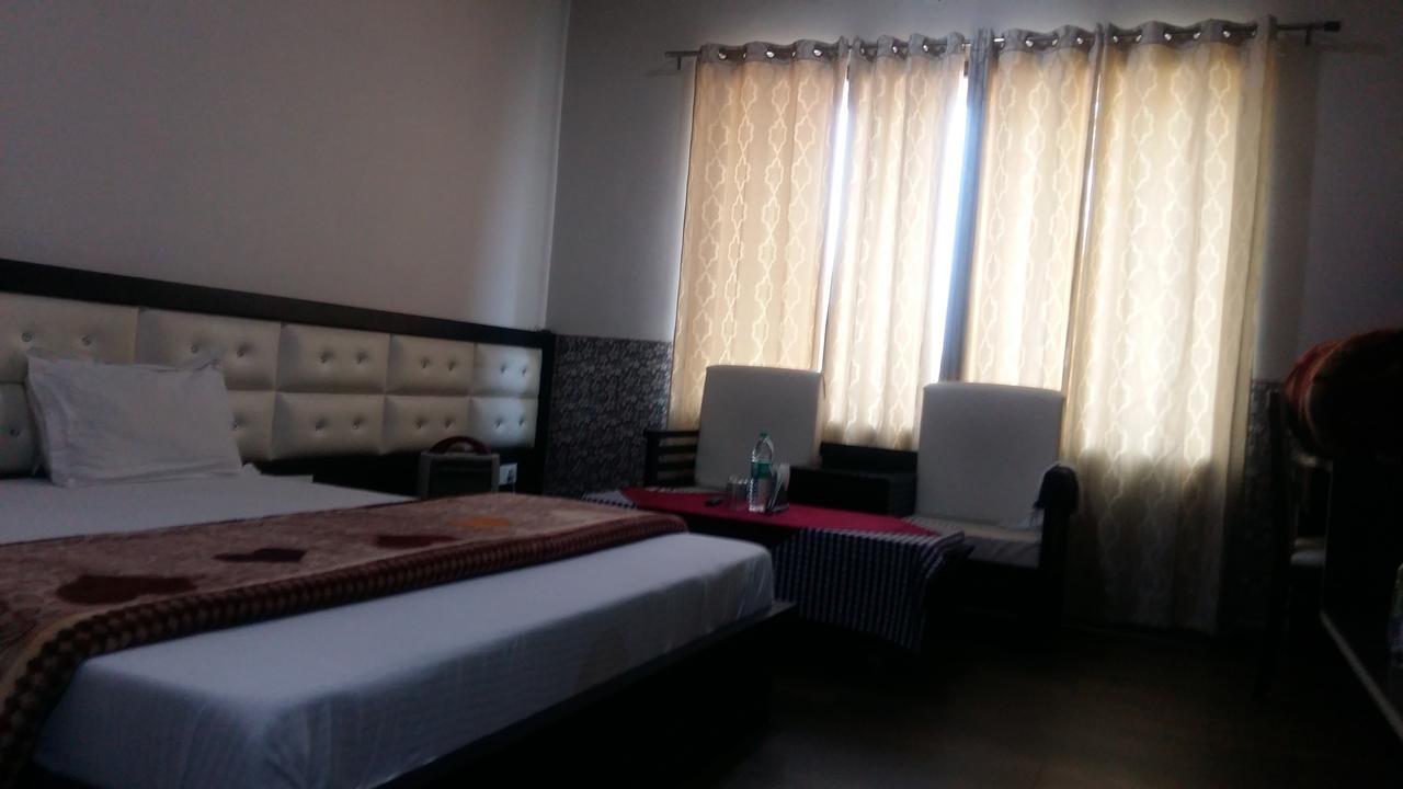 Hotel D2M Mānsa Εξωτερικό φωτογραφία